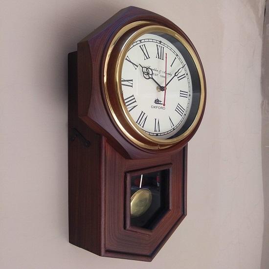 Настенные часы с маятником 27,94 см кофейно-коричневые