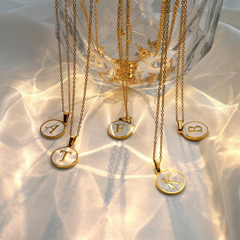 Минималистичный первый эмалевый белый AZ кулон с буквой алфавита, персонализированное ожерелье с подвеской для женщин и мужчин, ювелирные изделия, подарок