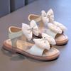 2024 Детские сандалии Летние элегантные туфли принцессы для девочек Милые повседневные детские сандалии с открытым носком для школы на плоской подошве с мягкой подошвой