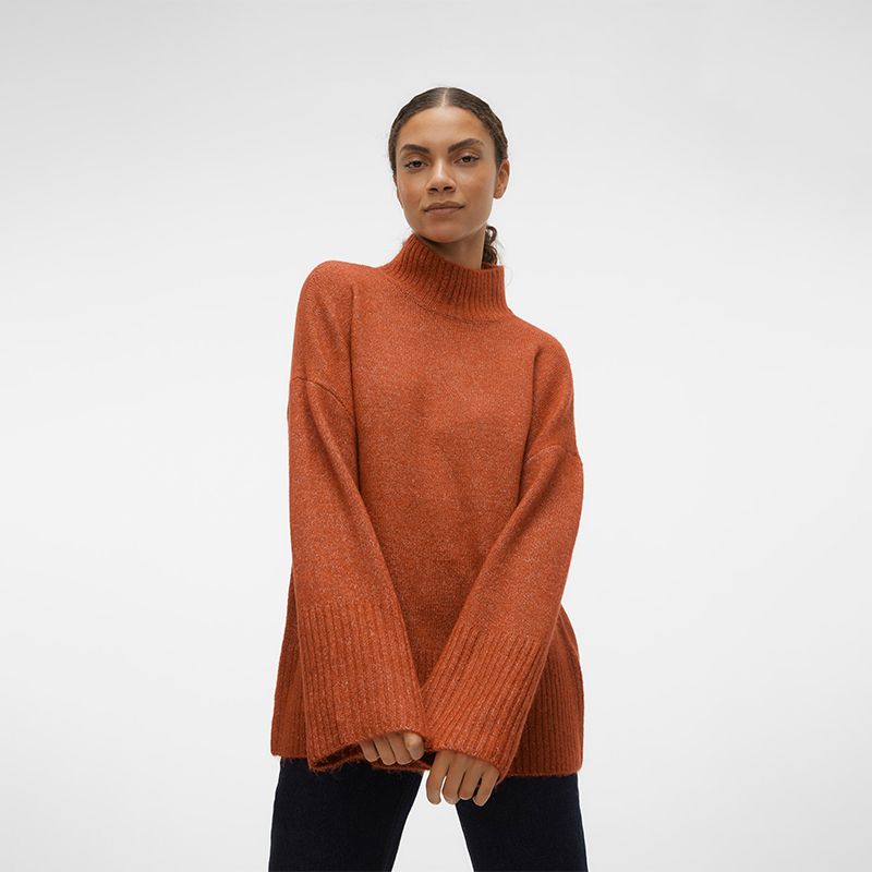 Женский свитер с высоким воротником и расклешенными рукавами VERO MODA