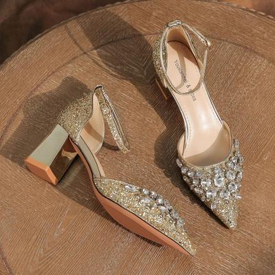 Свадебные туфли на толстом каблуке с пайетками и пряжкой из стразов