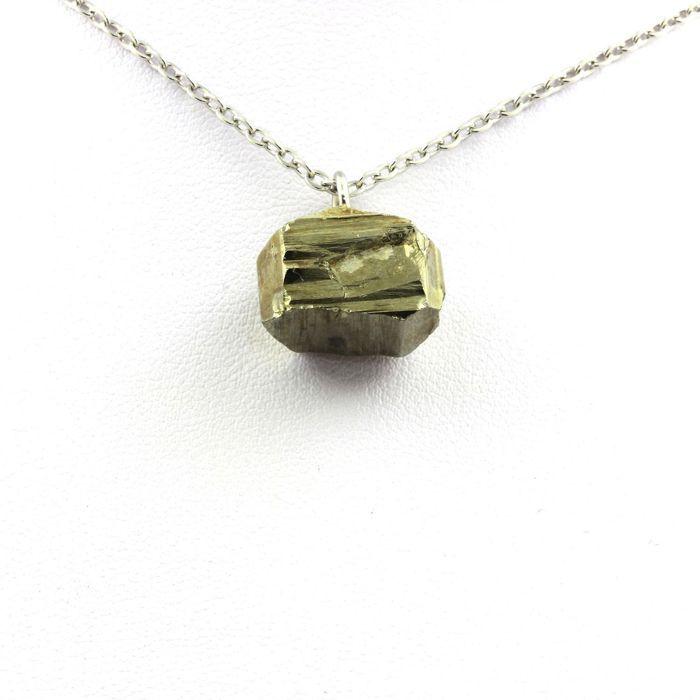 Pierres et Minéraux. Collier Pyrite brut. 34.63 ct. Ambas Aguas, La Rioja, Espagne.