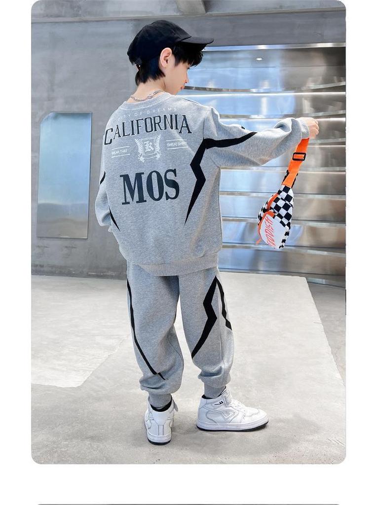 2025 Осенний спортивный костюм для мальчиков: Модный свитер для детей среднего и старшего возраста