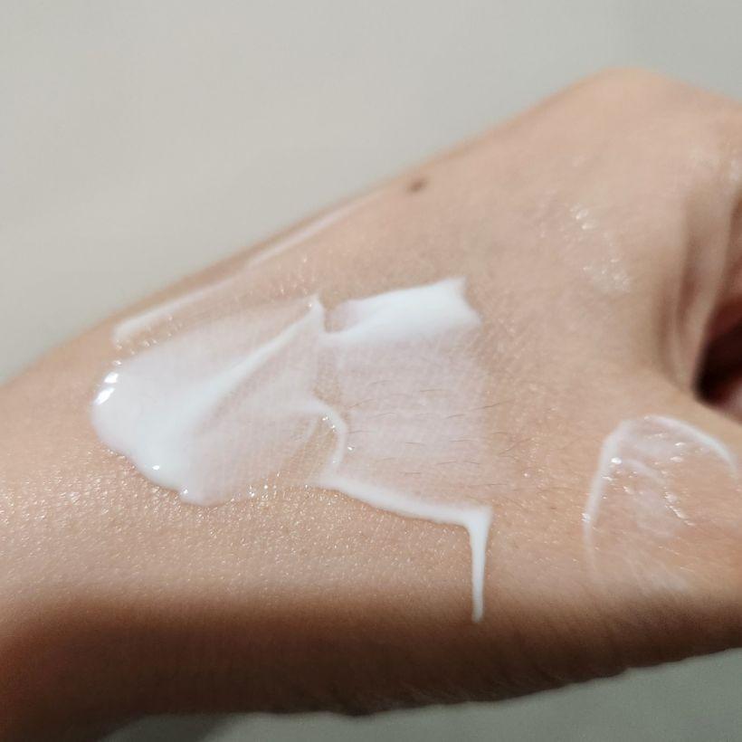 NUMBUZIN No.1 Pure-Full успокаивающий водный солнцезащитный крем SPF50+ PA++++ 50 мл (+Бесплатный подарок)