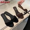 Модные флоковые женские туфли-сабо на танкетке с круглым носком, сандалии, обувь, роскошные женские шлепанцы, обувь, сексуальные женские шлепанцы на каблуке