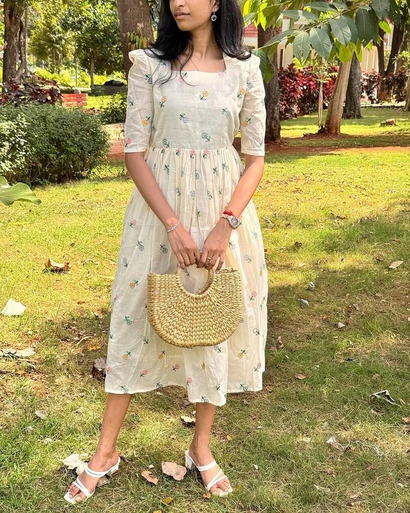 Наряд для вечеринки Дизайнерское платье миди Курти Болливуд Индийский Пакистанский топ Туника Курта Платье