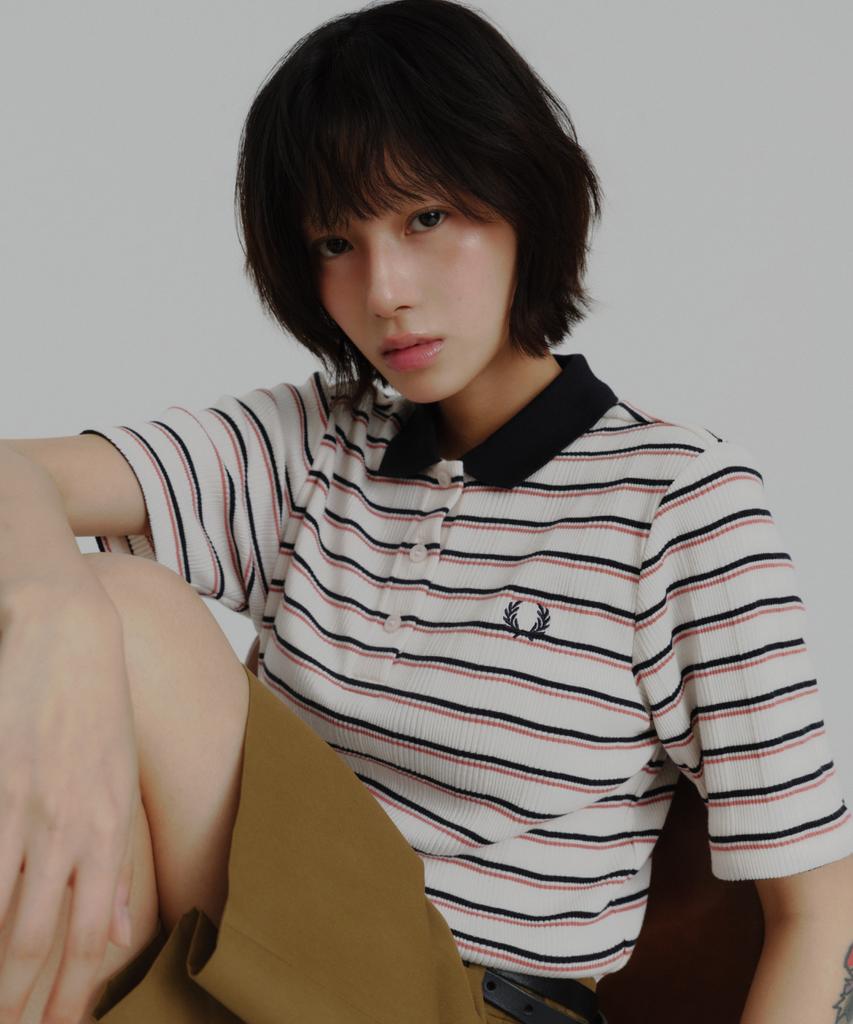Fred Perry [Женский] Поло в полоску с рубчиком - Шелковистый персик Afpf2519189-R33