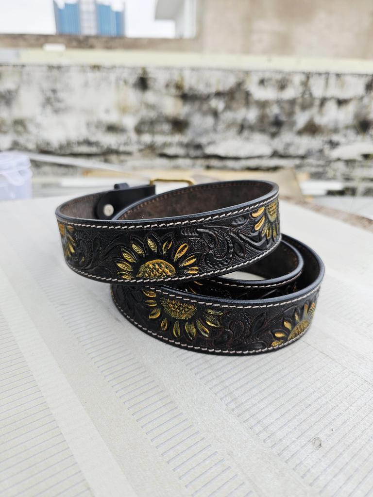 Hand Tooled Black Leather Cowboy Belt – Floral Carved Western Rodeo Belt – Full Grain Handmade Ranch Men’s Outfit
