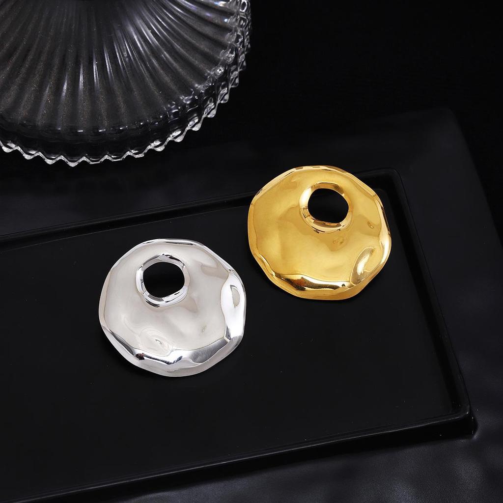 Европейско-американская полая текстурированная брошь: Роскошная нерегулярная модная булавка