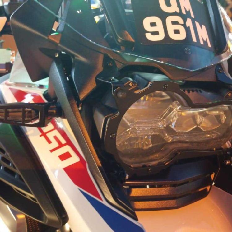 Bright Stylish High Efficiency LED Motorcycle Front Indicator Lights Blinkers for R1250GS S1000XR F900R Enhanced Safety