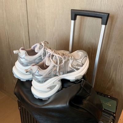 Спортивная обувь Поп-обувь Весенняя женская обувь Модные дышащие двойные сетчатые толстые низкие кроссовки с цветовым сочетанием Удобные классические кроссовки