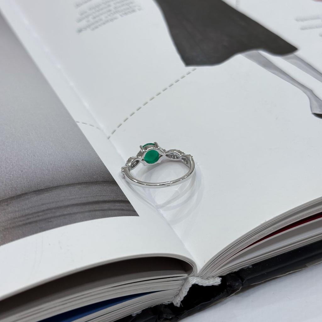 Серебряное кольцо с натуральным агатом 1.087ct, вес изделия 2,14 гр (2170945)