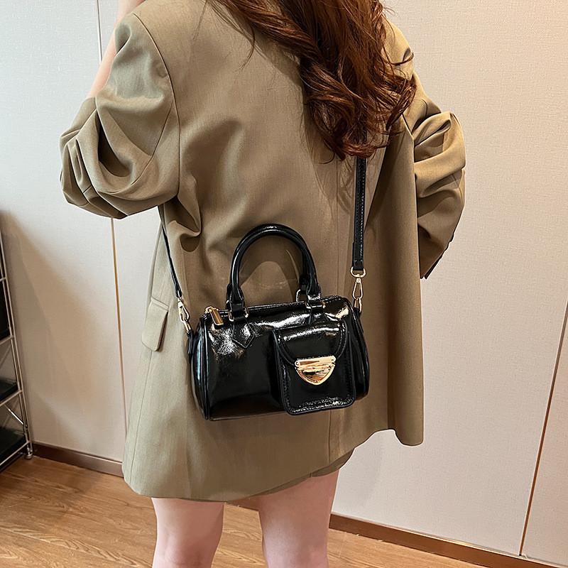 Ielgy Korean Version Trendy Unique Design Portable Bowling Bag Fashion One-Shoulder Messenger Pillow Bag