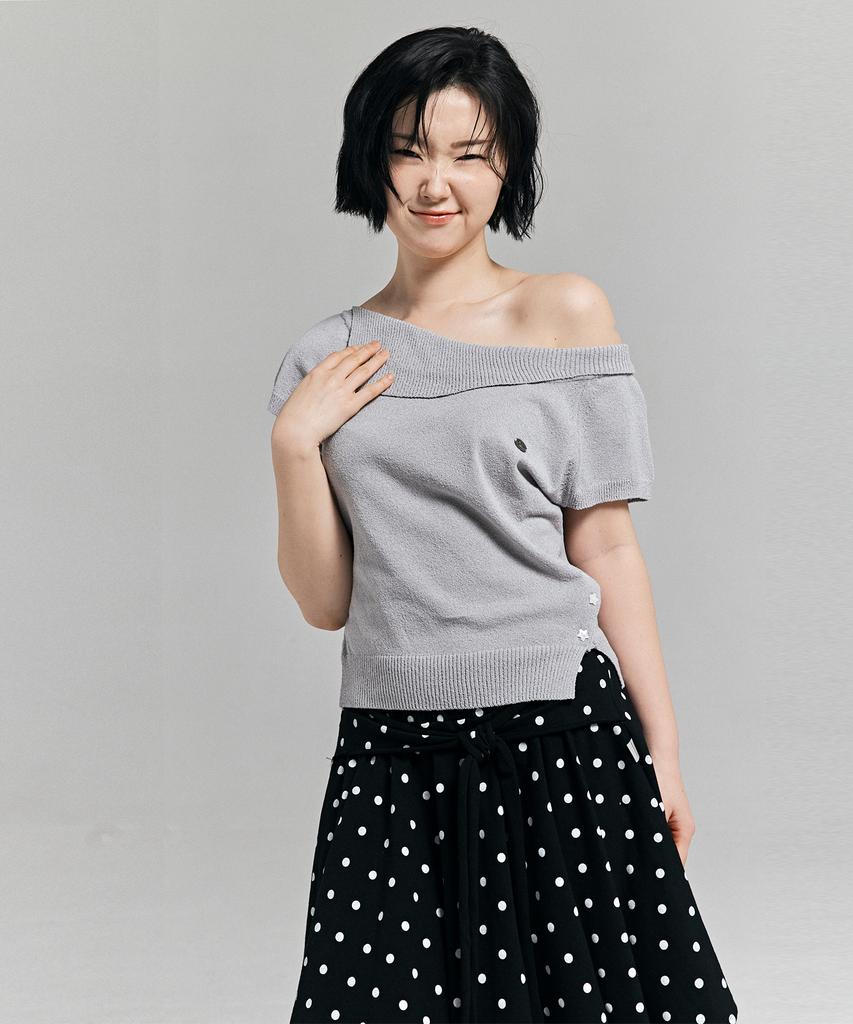 AWESOME STUDIO Asymmetrical Collar Off-Shoulder Knit Light Gray