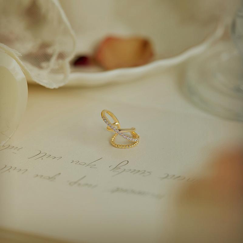 Многослойная серьга-кафф из циркона с нерегулярными перекрестными линиями - Не требует пирсинга