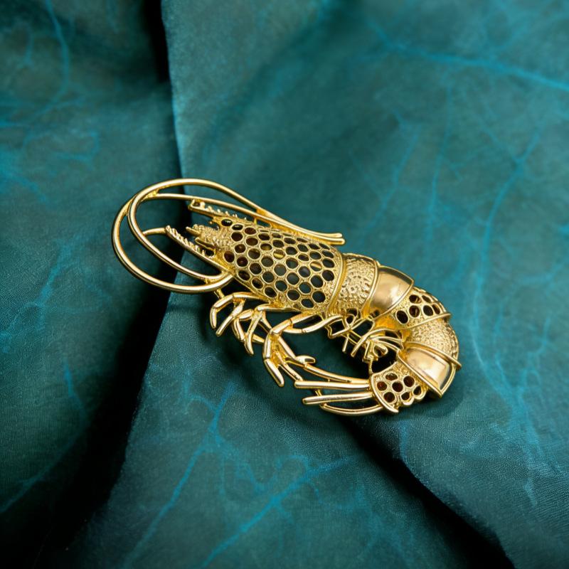 Women's Ocean Style Brooch 1Pcs Retro Metal Butterfly Embossed Pin with Lobster Detail for Dress Bag Scarf