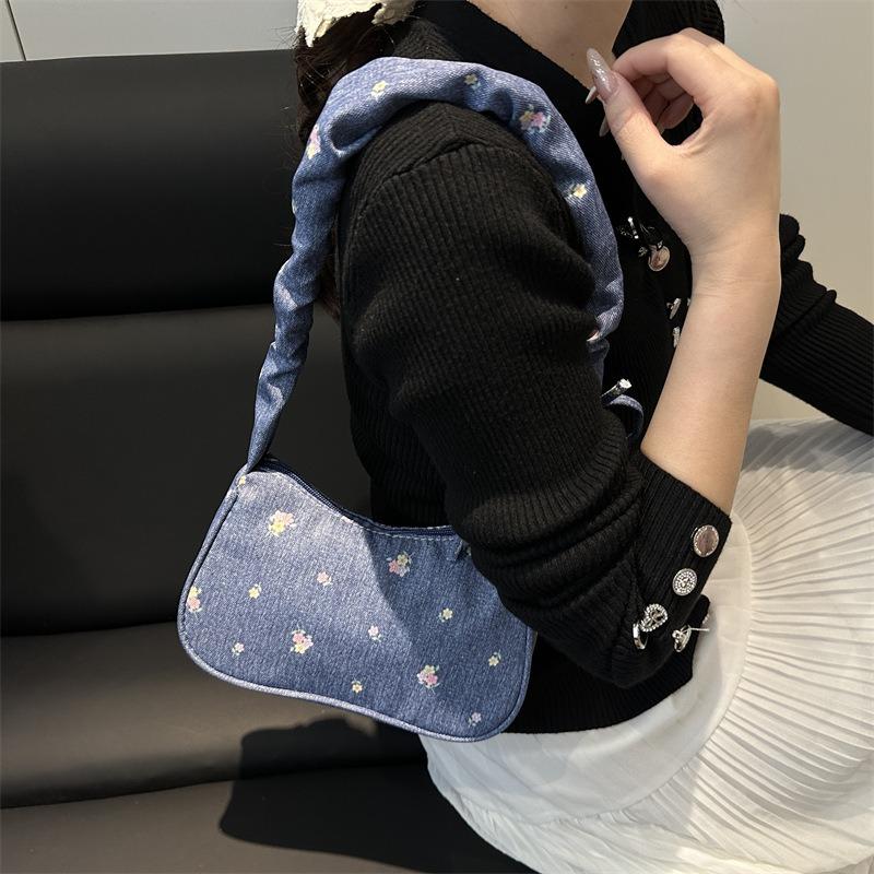 Niche Design Casual and Beautiful Fashion Trend Handbag Spring New Simple Women's Shoulder Bag