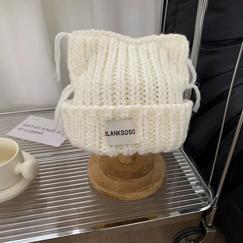 Шапка с кисточкой и кошачьими ушками для женщин на осень и зиму, теплая и милая, универсальная, модная, вязаная, от холода, для студентов на улице