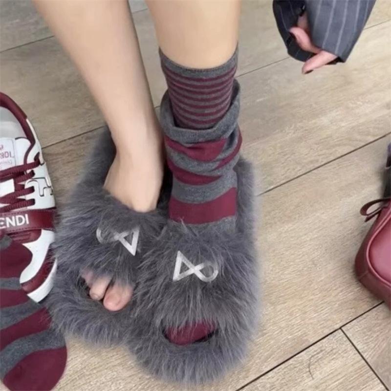 Чем больше мне нравится~ Носки с дизайном «под две части», Носки с наложением Анкары, красные полоски, наложенные на манжету