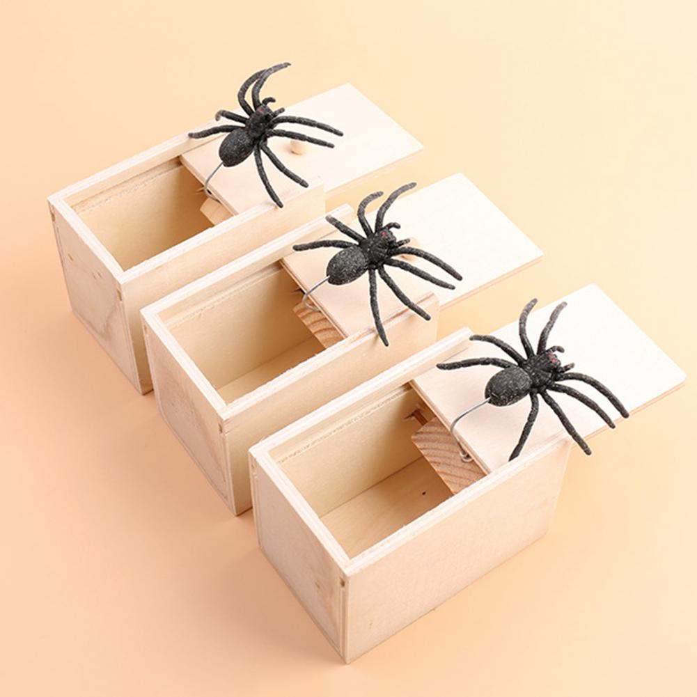 Surprise Spider Wooden Box Halloween Spider Scared Wooden Box Prank Toy Funny Spoof Trick Spider Box for Halloween Party Gag
