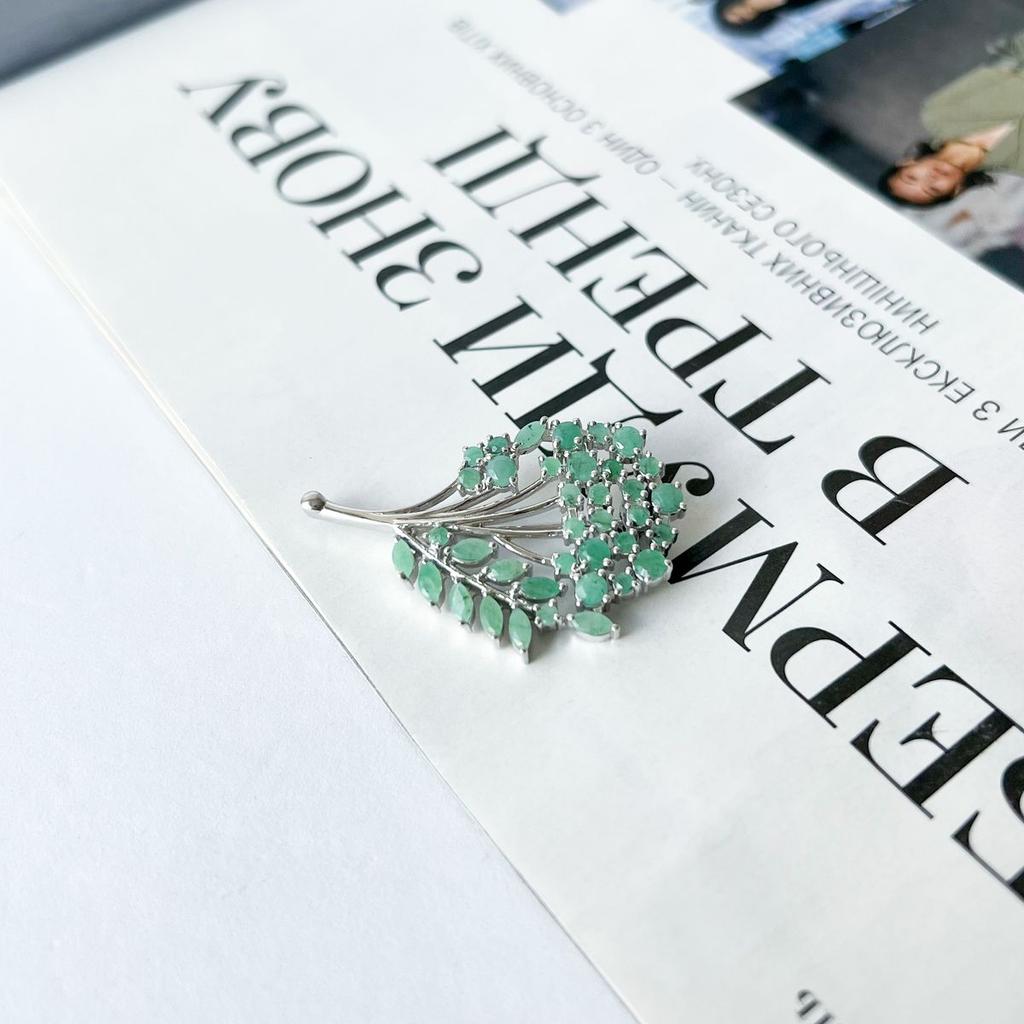 Silver Brooch with Natural Emerald 2.41ct (2140887)