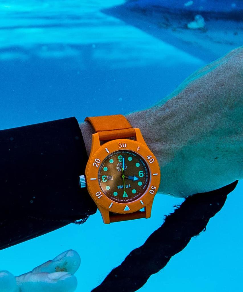 Время для Океанов Submariner Оранжевый TIME FOR OCEANS SUBMARINER NEMO Официально Шведский Скандинавский Ремешок из Переработанного Нейлона TRIWA/TRIWA Мужские и Женские