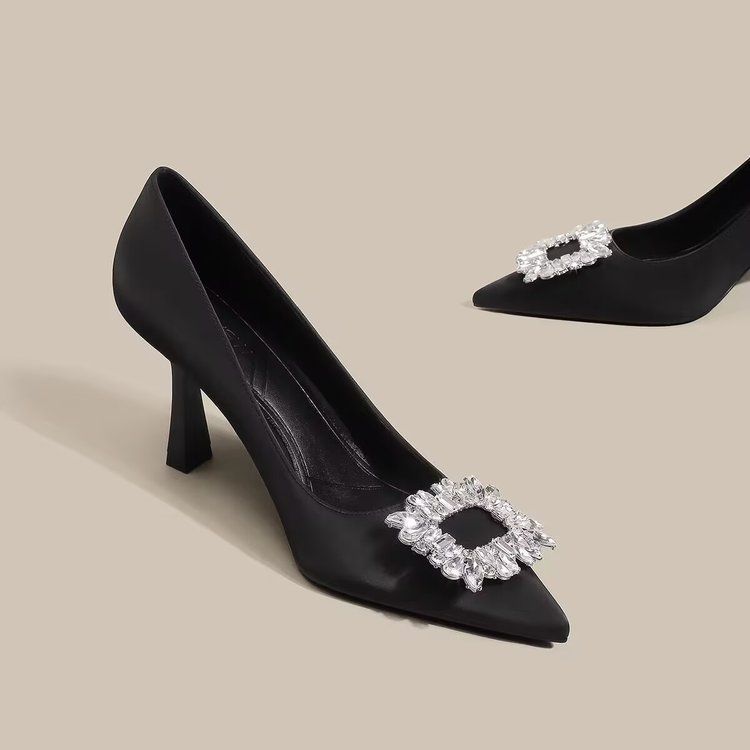 Туфли-лодочки из лакированной кожи телесного цвета, темпераментные, для通勤, новые, французские, со стразами, с квадратной пряжкой, универсальные, на высоком каблуке, женские