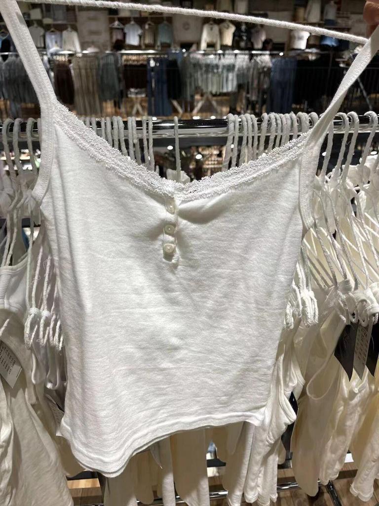 Женский летний жилет BM Style из хлопка в рубчик со сменными подтяжками на пуговицах и американским кружевом.