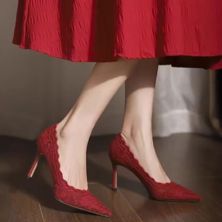 Белые свадебные туфли Свадебные туфли Дизайнерские 2026 Кружевные Заостренный Шпиль Мелкие Французские Высокие Каблуки Женский Характер