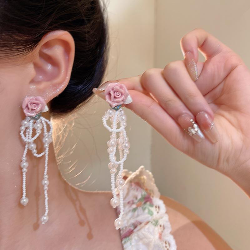 Модные серьги, легкие роскошные длинные серьги в стиле ретро, ​​свежие и милые серьги, элитные серьги в подарок.