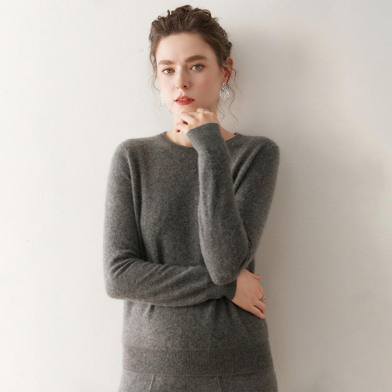 Women's Soft Cashmere Sweater: 2025 Autumn/Winter Round Neck Knit, Solid Color, Versatile Base Layer