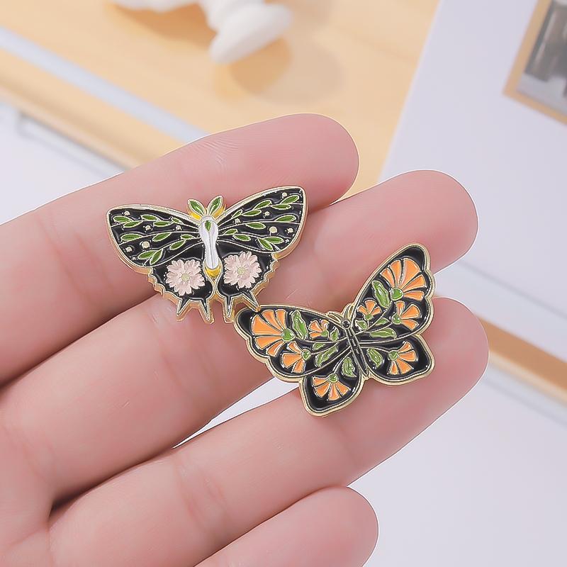 5-6 pcs/set Dinosaurs Park Enamel Pins Butterfly Hedgehog Frog Brooches Lapel Badges Animal Plant Jewelry Gift for Kids Friends