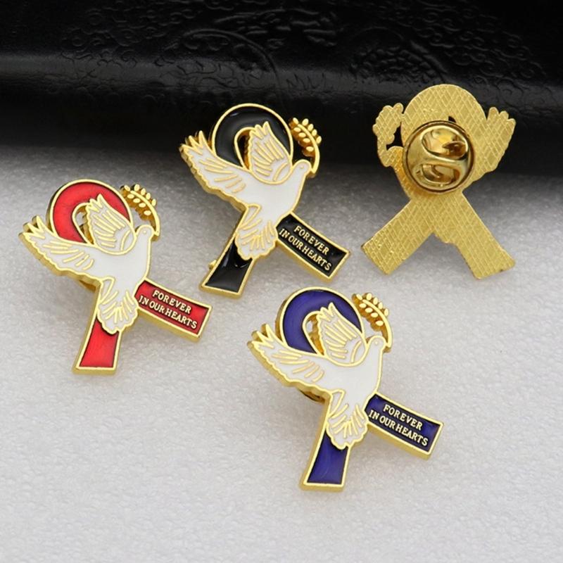 Брошь-значок 'Символ мира' с деталью в виде ленты, форма идеально подходит для свадеб, деловых встреч, повседневной носки