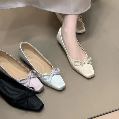 Французские атласные туфли Мэри Джейн с квадратным носком и бантом, женские, 2025, осень, новые, атласные, плиссированные, на плоской подошве, с открытым верхом, одинарные туфли