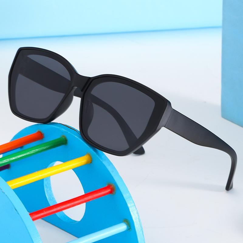 Korean version of children square sunglasses for men and women fashion trend outdoor sunshade sunscreen glasses