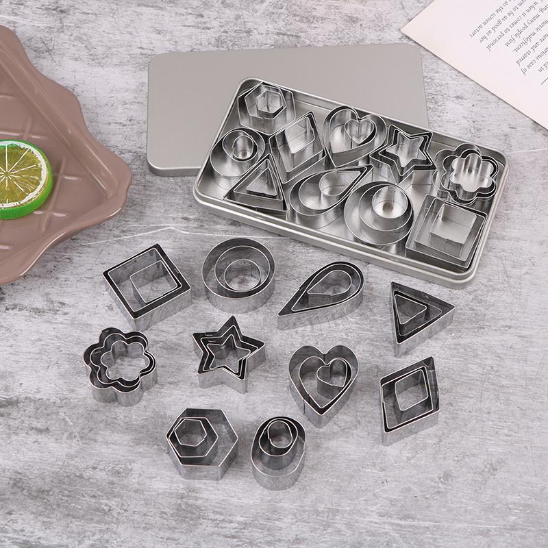 30Pcs/Box Stainless Steel Sugar Biscuit Press Stamp Embosser Cookie Cutter Diy Fondant Cake Mold Pastry Decor Baking Accesories