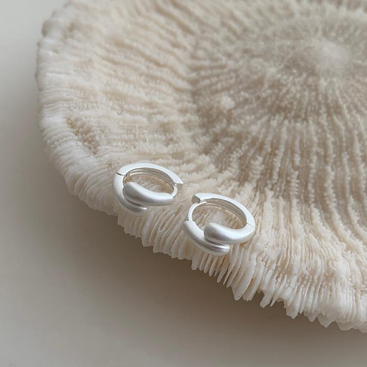 Повседневные серьги-кольца минималистичные женские модные серьги с дизайнерским чувством серьги-застежки приливные элегантные аксессуары классические украшения