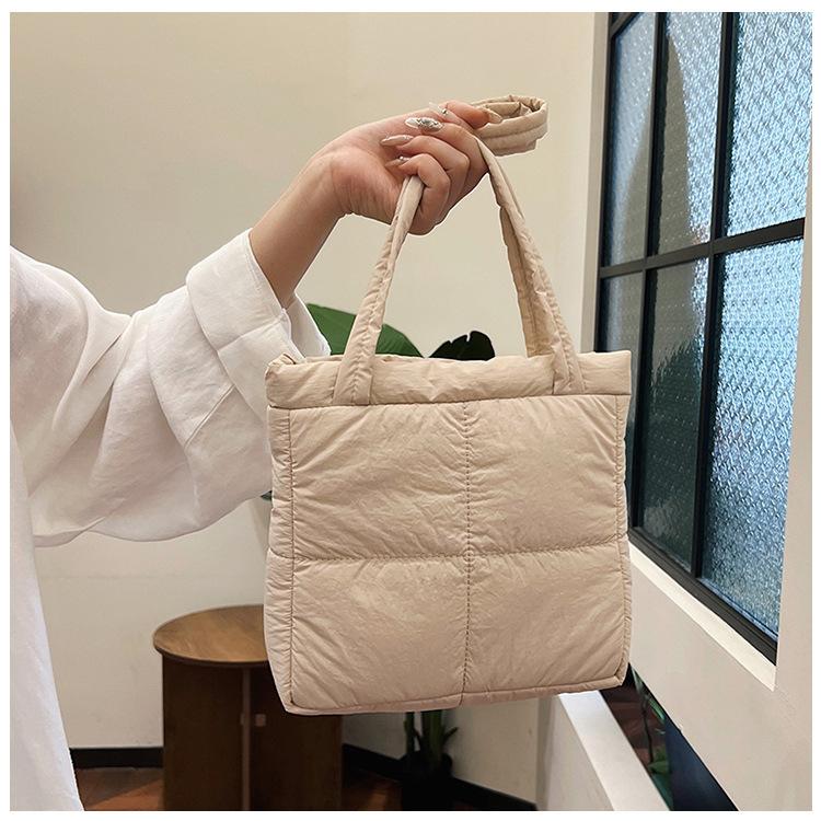 Корейская мода! Новая универсальная сумка через плечо с ромбовидным квадратным плетением, выполненная из хлопкового пуха, невероятно привлекательна.