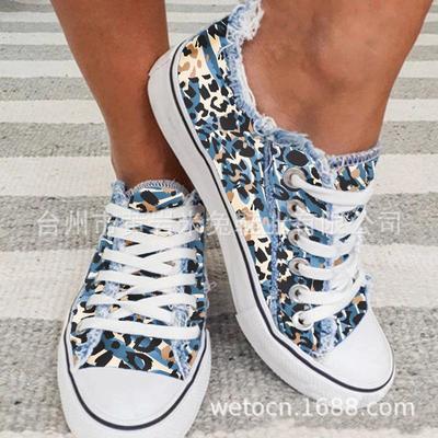 Полоски с плавным переходом цвета, сочетающиеся с состаренным джинсовым парусиновым плоским обувью, женская обувь большого размера 43