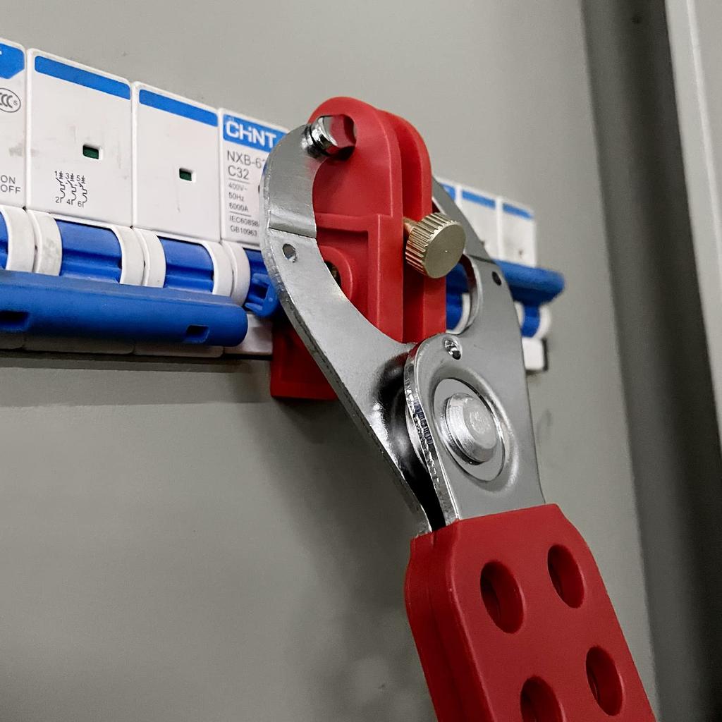 SAFBY Circuit Breaker Lockout Device - Lockout Tagout Kit 20 PCS Breakers Lockout Universal Electrical for Loto Station Lock Out Tag Out Set(20 pcs