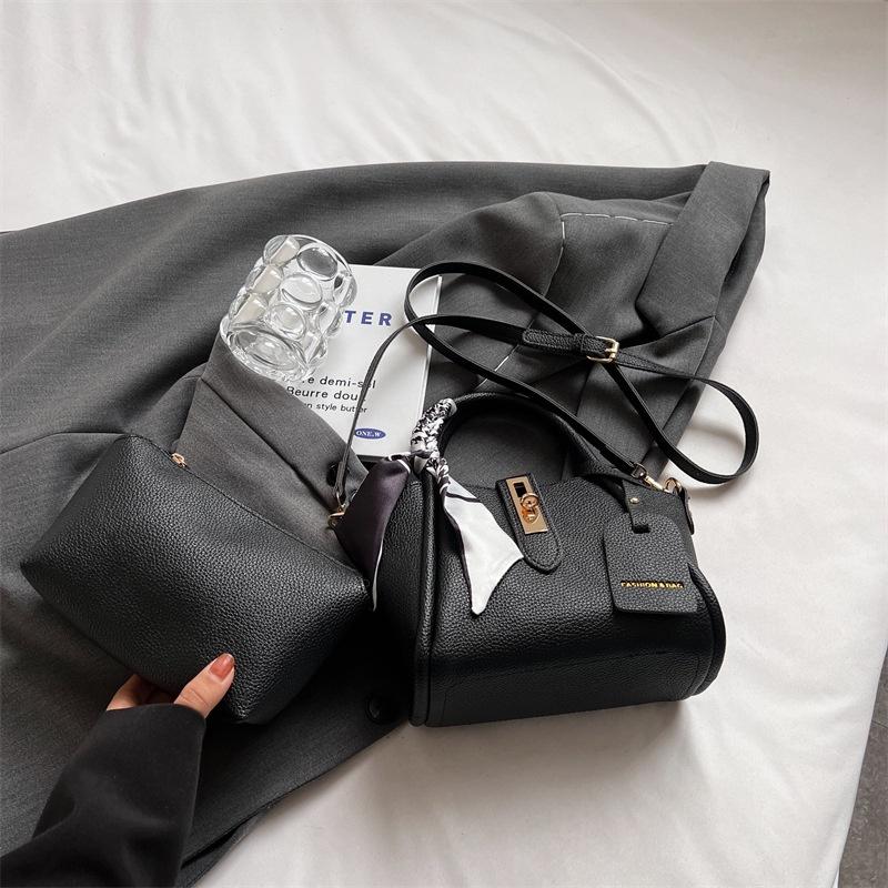 IELGY Women's Vegetable Basket, Messenger Bag, Portable Bucket Bag