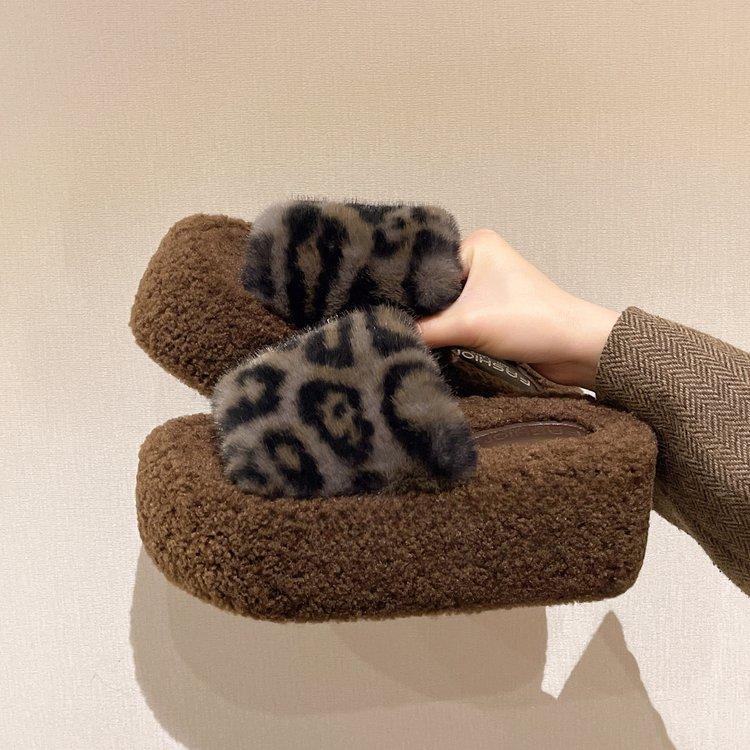 New Sexy Leopard Print One-word Fluffy Slippers Autumn and Winter New Thick-bottomed Open-toed Warm Plush Cotton Slippers Women