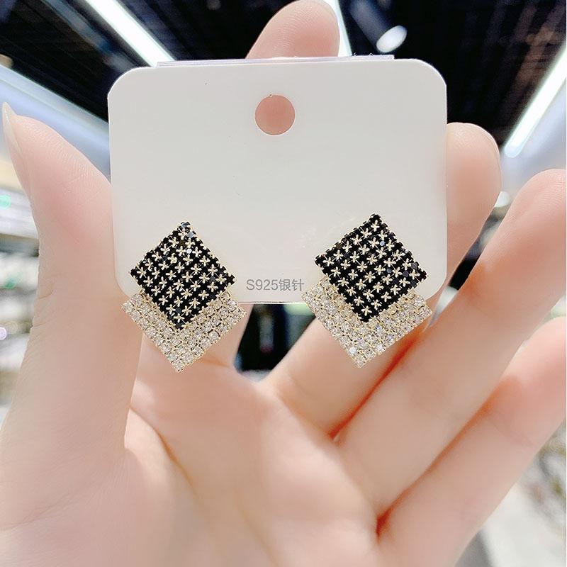 Серьги с ромбами и бриллиантами, супер яркие, персонализированные, модные, изысканные, маленькие, атмосферные серьги, серьги-гвоздики для женщин