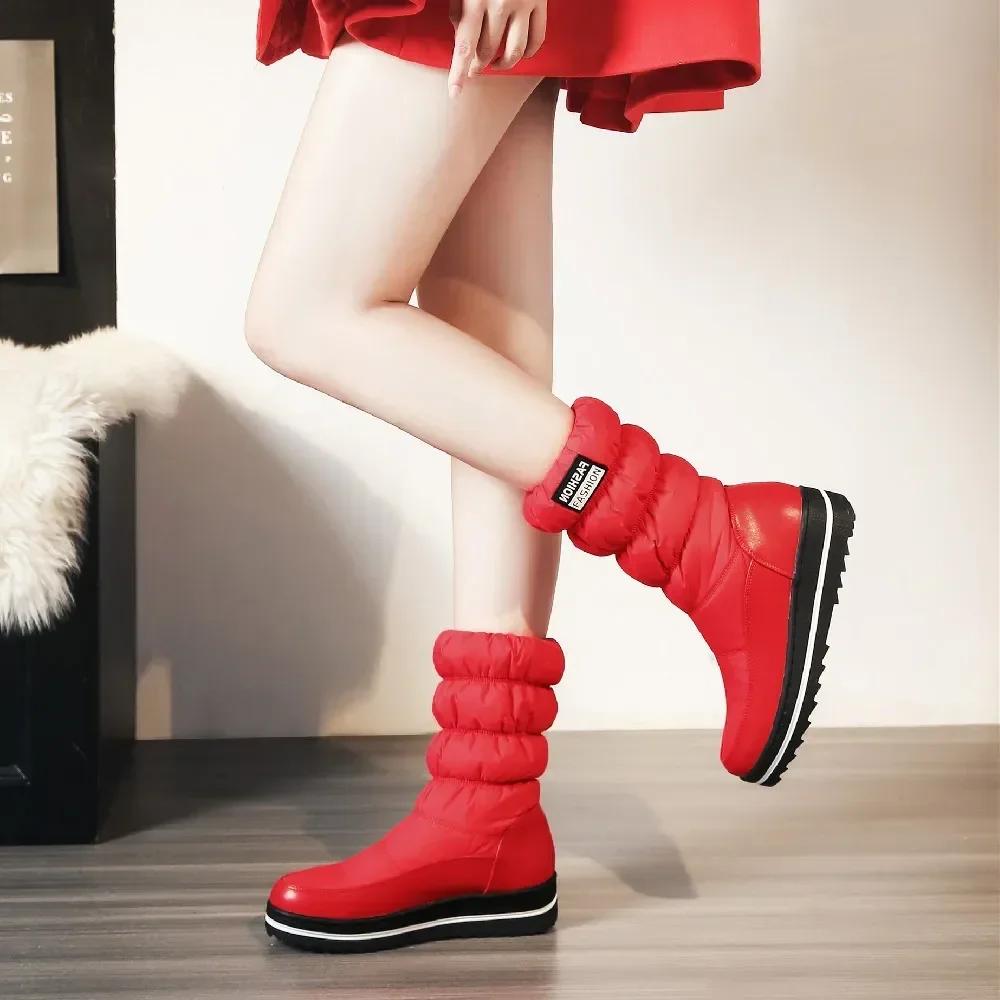 Зимние полусапоги до середины икры больших размеров для женщин, теплые плюшевые синие красные уличные водонепроницаемые на танкетке платформе эластичные слипоны