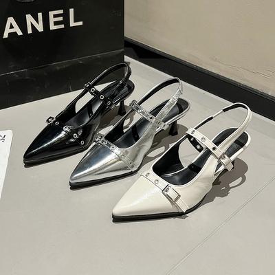 Европейский и американский стиль острый носок высокий каблук женские 2025 лето новая пряжка ремня носить модные сумка голова пустые сандалии