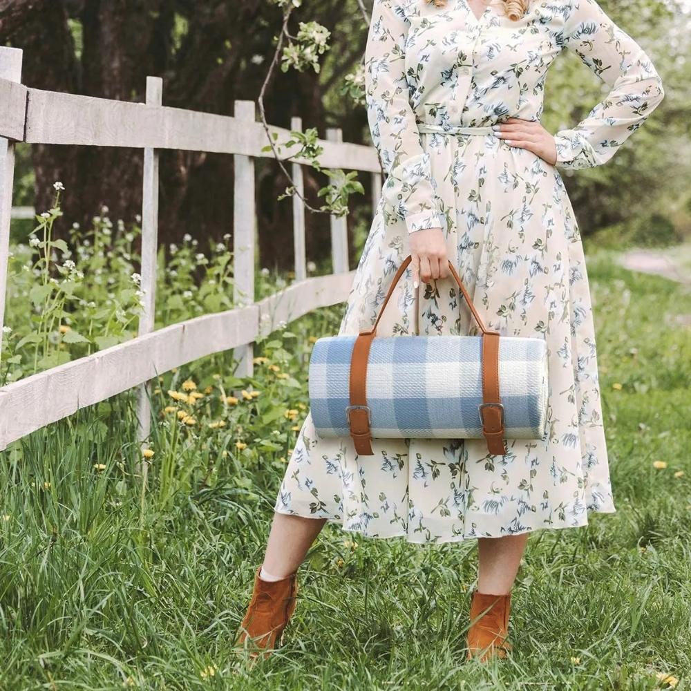 Waterproof garden picnic blanket 200x200 cm - blue