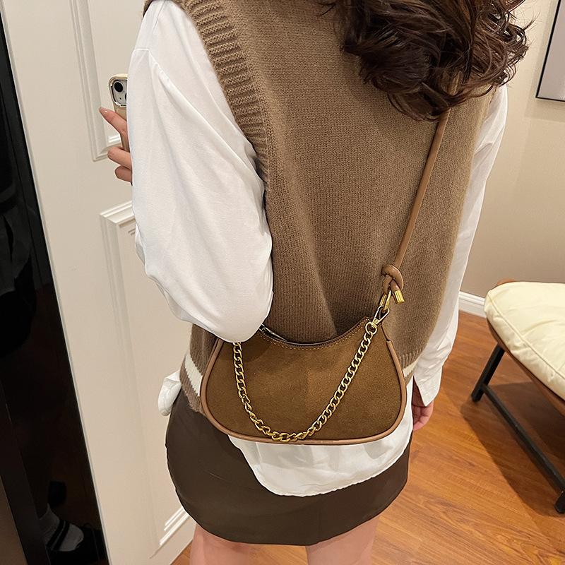 Textured Matte Small Bag Women's 2025 Winter New Niche Popular Messenger Bag Fashionable Versatile Shoulder Armpit Bag