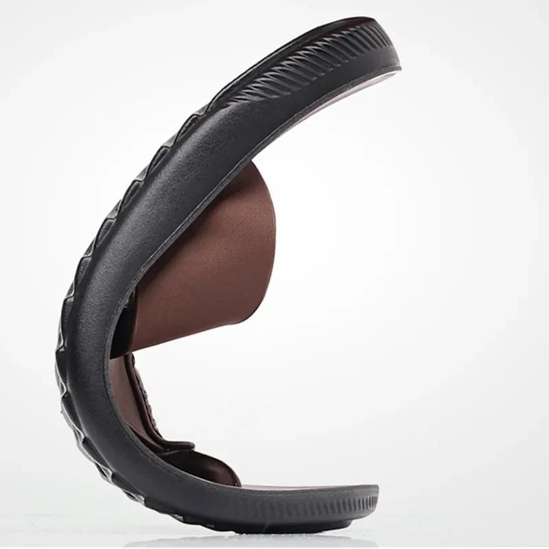 Мужские шлепанцы, модные пляжные тапочки, лакированная кожа, повседневная летняя обувь, летние уличные туфли на плоской подошве, нескользящие, дышащие, мужские тапочки