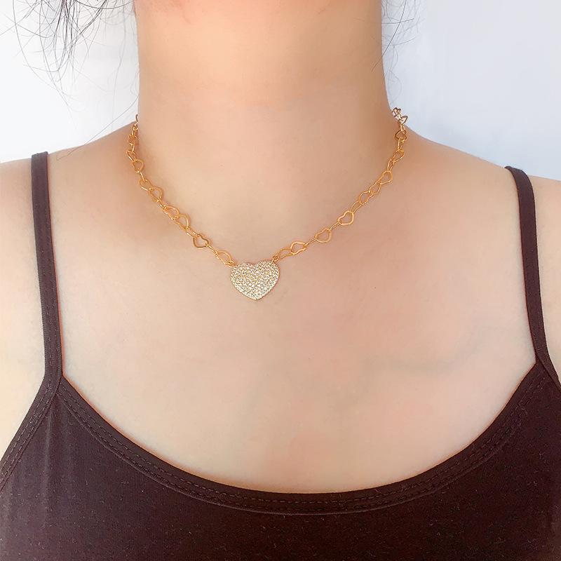 Clavicle chain love inlaid micro-diamond zircon large peach heart chain, can be customized foreign trade heart pendant necklace cold wind