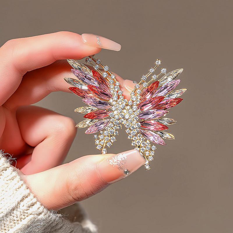 Luxury Exquisite Flower Butterfly Brooch For Women Girls Vintage Pins Versatile Shiny Corsage Clothing Accessories Gifts